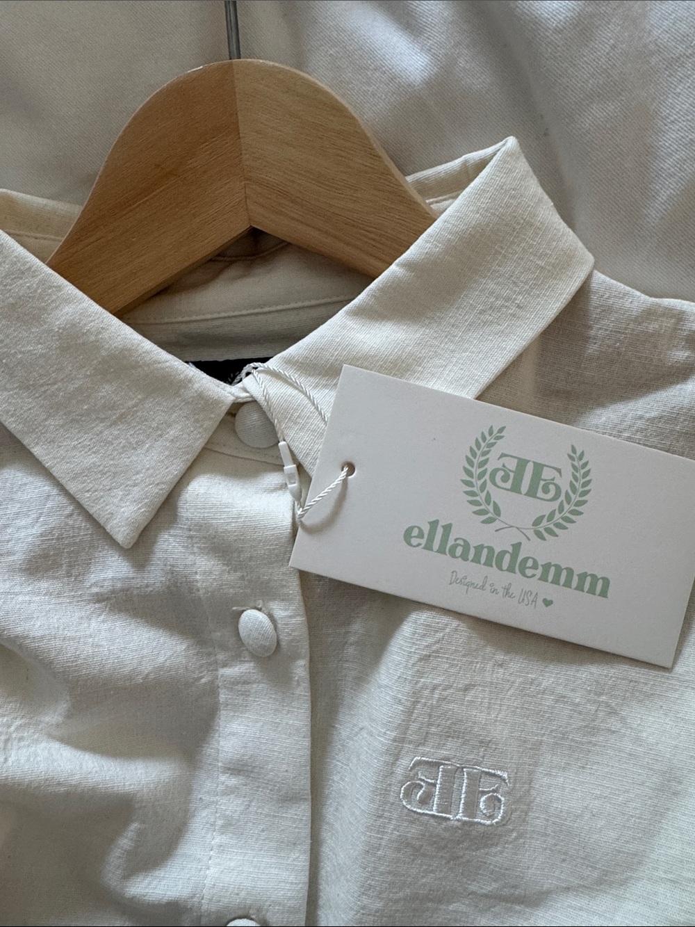 Ellandemm Cream Button-Front Puff Sleeve Top - Picture 3 of 4